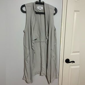 BB Dakota mid-length Jacket vest, ivory/grey size S